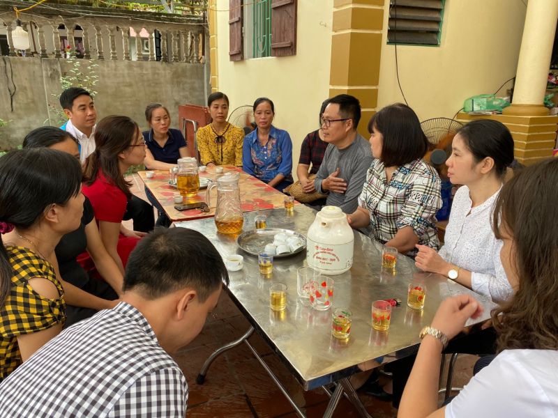 Hội LHPN huyện Thường Tín và Hội LHPN xã Nguyễn Trãi thăm hỏi, động viên gia đình cháu Hiền Hội LHPN huyện Thường Tín và Hội LHPN xã Nguyễn Trãi thăm hỏi, động viên gia đình cháu Hiền