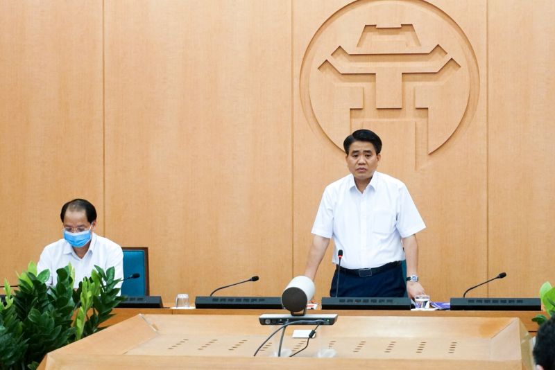 Chủ tịch UBND TP Nguyễn Đức Chung phát biểu chỉ đạo tại phiên họp