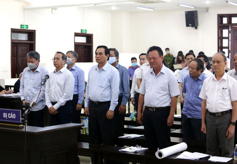 Các bị cáo tại tòa.