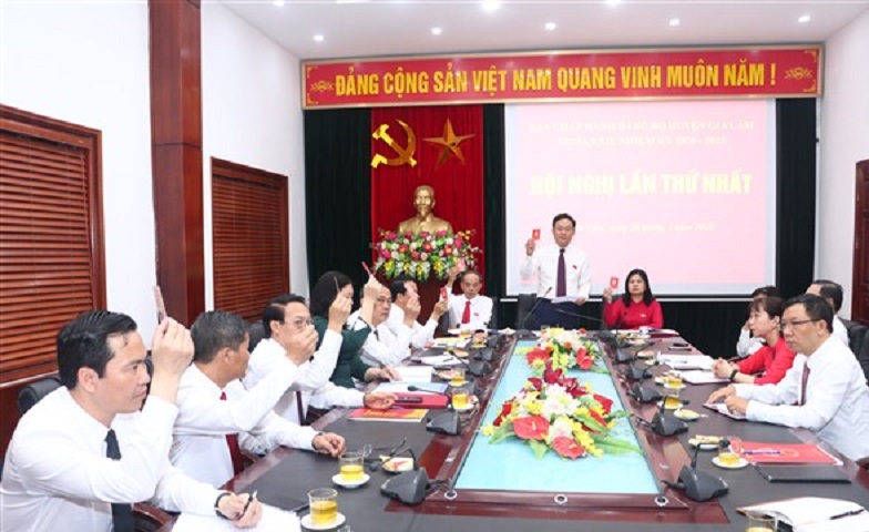 Chiều ngày 26/5, Ban Chấp hành Đảng bộ huyện khóa XXII, nhiệm kỳ 2020- 2025 họp phiên thứ nhất