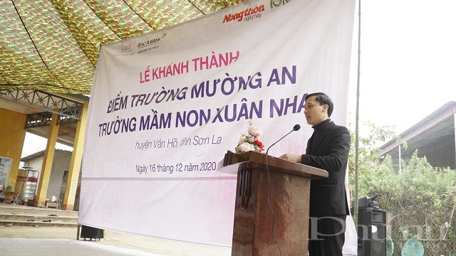 Ông Phạm Thanh Hải - Trưởng Phòng GD&ĐT huyện Vân Hồ phát biểu cảm ơn các nhà tài trợ.