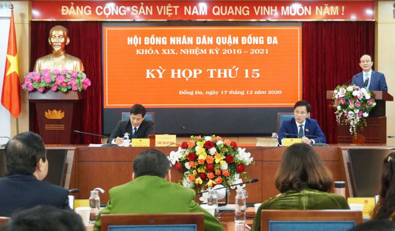 Chủ tịch HĐND thành phố Nguyễn Ngọc Tuấn phát biểu tại kỳ họp.