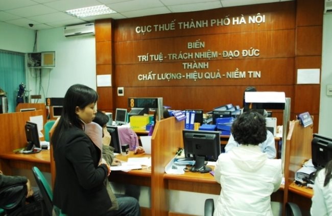 Người nộp thuế tại bộ phận một cửa Cục thuế Hà Nội