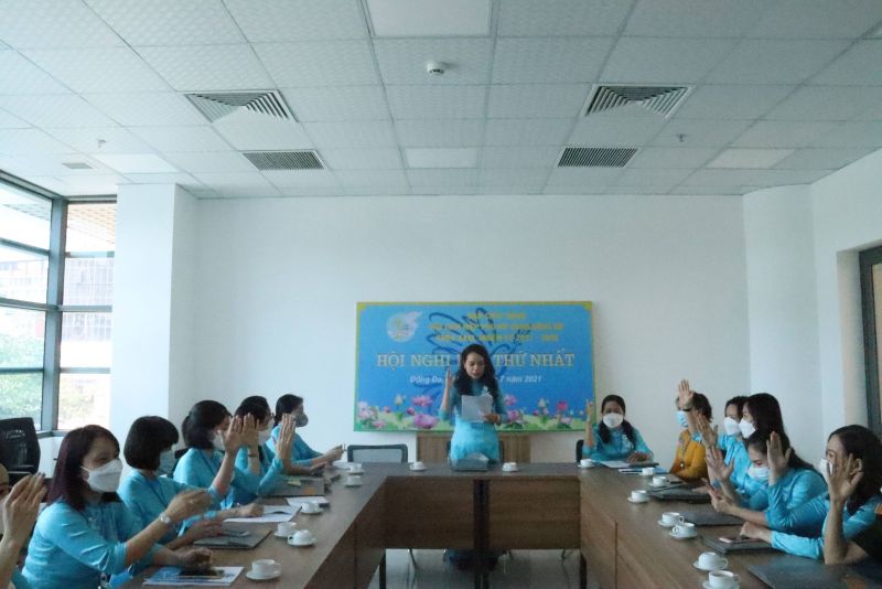 Phiên họp thứ Nhất BCH Hội LHPN quận Đống Đa khóa XXIII. Các đại biểu đã bầu Ban Thường vụ và các chức danh Chủ tịch, Phó Chủ tịch Hội khóa mới Phiên họp thứ Nhất BCH Hội LHPN quận Đống Đa khóa XXIII. Các đại biểu đã bầu Ban Thường vụ và các chức danh Chủ tịch, Phó Chủ tịch Hội khóa mới