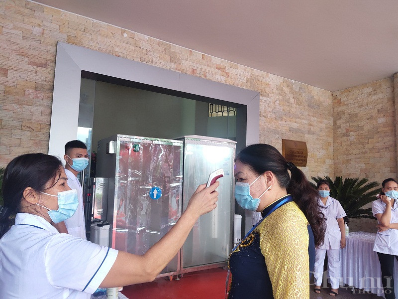 Các đại biểu thực hiện nghiêm túc công tác phòng chống dịch theo khuyến cao của Bộ Y tế Các đại biểu thực hiện nghiêm túc công tác phòng chống dịch theo khuyến cao của Bộ Y tế