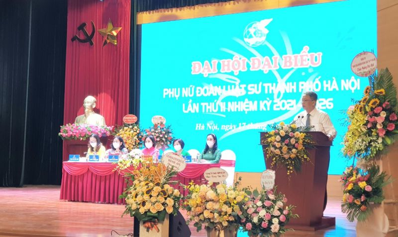 Luật sư Lê Đức Bính, Bí thư Đảng ủy Đoàn Luật sư thành phố Hà Nội phát biểu Luật sư Lê Đức Bính, Bí thư Đảng ủy Đoàn Luật sư thành phố Hà Nội phát biểu
