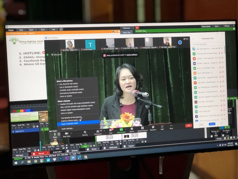 Chị Đặng Thanh Mai, chuyên gia công ty cổ phần Nông nghiệp sạch tập huấn cho cán bộ, hội viên phụ nữ Thủ đô về sản xuất nông nghiệp xanh và tiêu dùng an toàn để đảm bảo sức khỏe cộng đồng Chị Đặng Thanh Mai, chuyên gia công ty cổ phần Nông nghiệp sạch tập huấn cho cán bộ, hội viên phụ nữ Thủ đô về sản xuất nông nghiệp xanh và tiêu dùng an toàn để đảm bảo sức khỏe cộng đồng