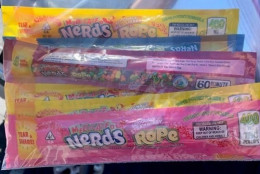 10 học sinh Hạ Long có dấu hiệu ngộ độc do nghi ăn kẹo có chất cần sa