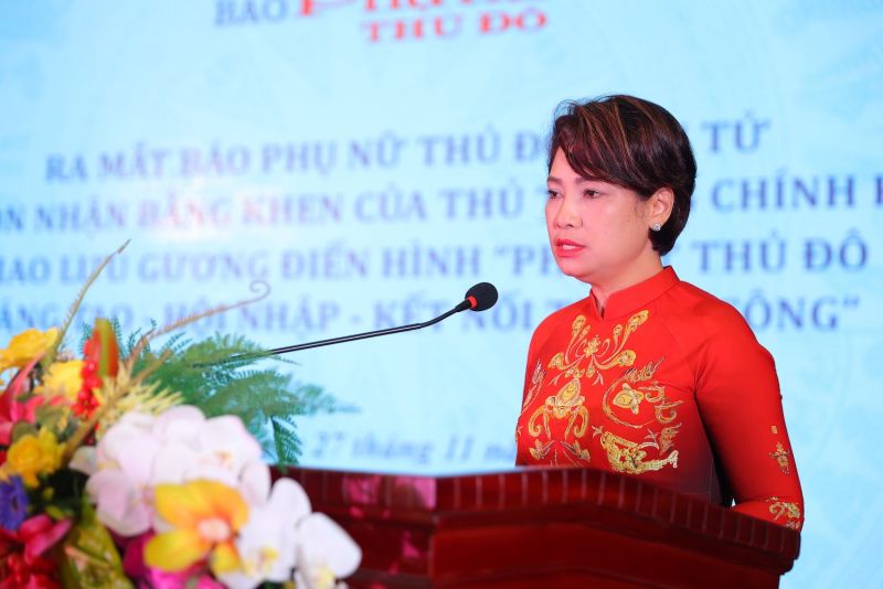 Tổng biên tập báo Phụ nữ Thủ đô Lê Quỳnh Trang phát biểu tại buổi Lễ