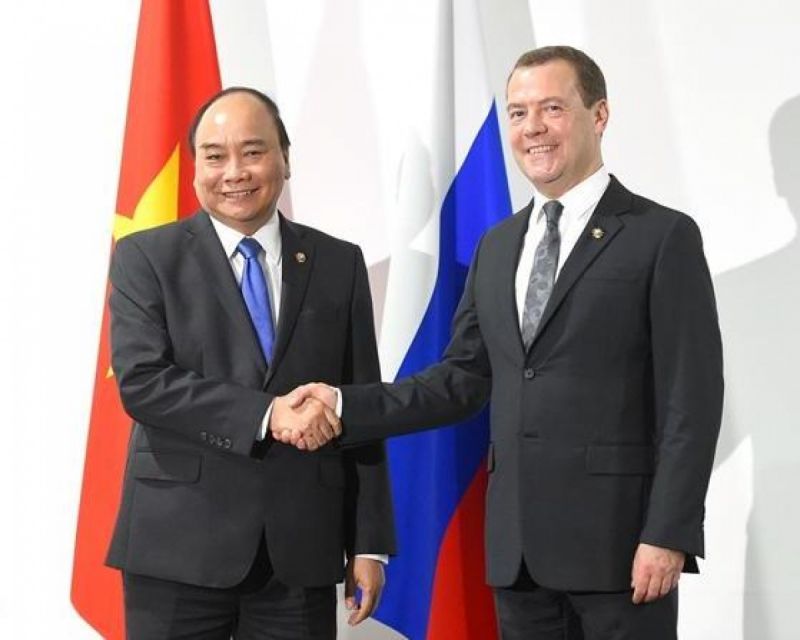 Chủ tịch nước Nguyễn Xuân Phúc khi giữ cương vị Thủ tướng gặp Thủ tướng Liên bang Nga Dmitry Anatolyevich Medvedev (tháng 11/2017) tại Hà Nội.