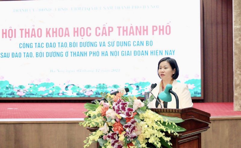 Phó Bí thư Thường trực Thành ủy Hà Nội Nguyễn Thị Tuyến phát biểu tại hội thảo