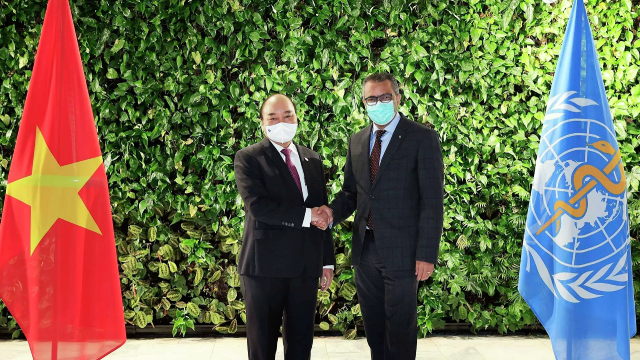 Chủ tịch nước Nguyễn Xuân Phúc gặp Tổng Giám đốc WHO Tedros Adhanom Ghebreyesus.