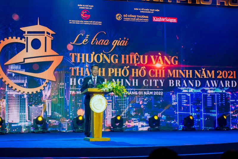 Ông Phan Văn Mãi, Chủ tịch UBND TP.HCM hy vọng những thương hiệu được tôn vinh
sẽ ngày càng phát triển và tỏa sáng hơn nữa, góp phần thúc đẩy kinh tế thành phố bền vững
