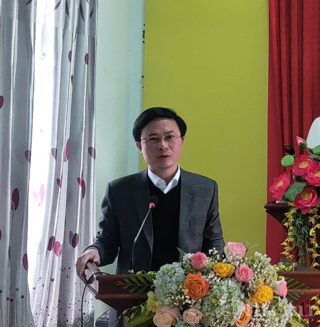 Đồng chí Nguyễn Minh Hồng, Phó Bí thư huyện ủy Thạch Thất, Chủ tịch HĐND huyện phát biểu chỉ đạo hội nghị.