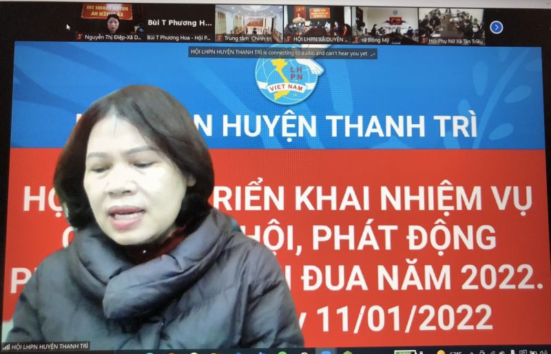 bà Phạm Nguyên Nhung, Chủ tịch Hội LHPN huyện Thanh Trì phát động thi đua năm 2022.