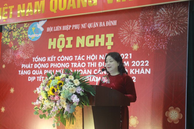 Đồng chí Nguyễn Thị Thu Thủy, Phó Chủ tịch Thường trực Hội LHPN Hà Nội phát biểu chỉ đạo tại Hội nghị
