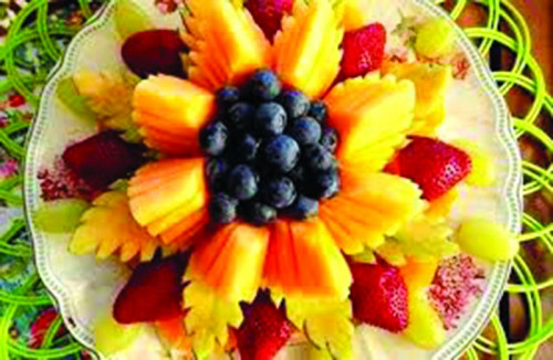 Trổ tài “decor” cho đĩa hoa quả ngày Tết