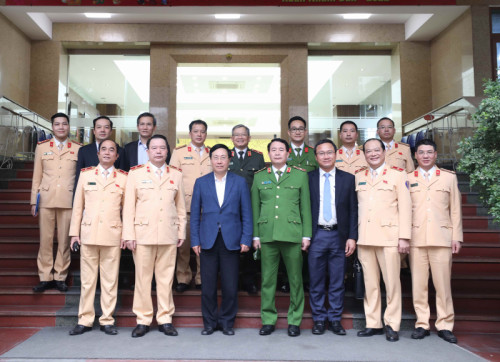 Phó Thủ tướng Phạm Bình Minh gửi thư biểu dương thành tích của lực lượng Cảnh sát giao thông